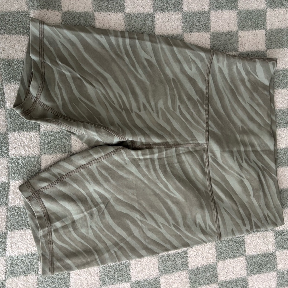 Green lulu Biker Shorts 8in